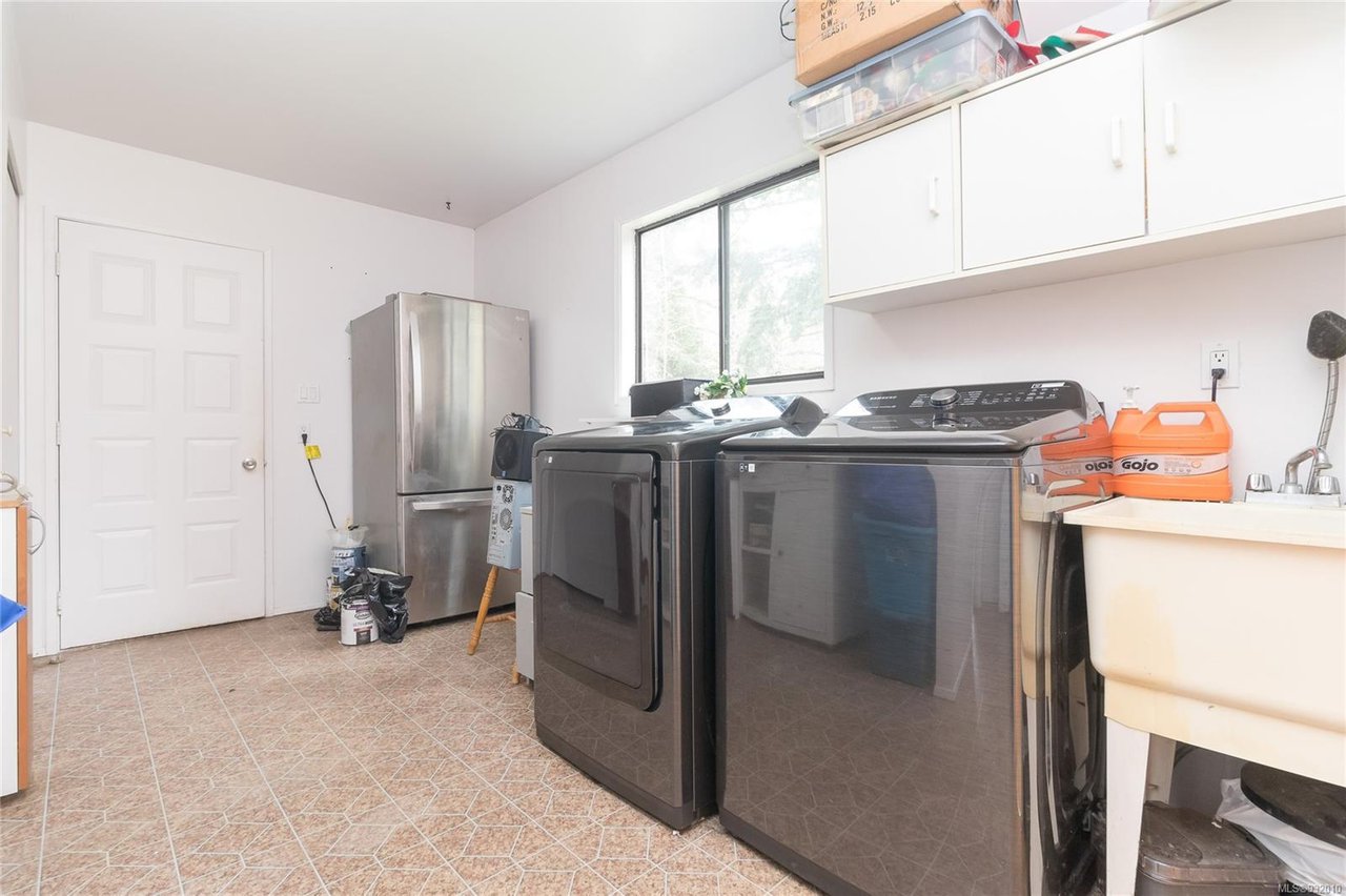 2838 Acacia Dr