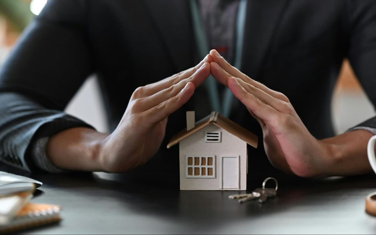 What Does Homeowners Insurance Cover? Beginner's Guide