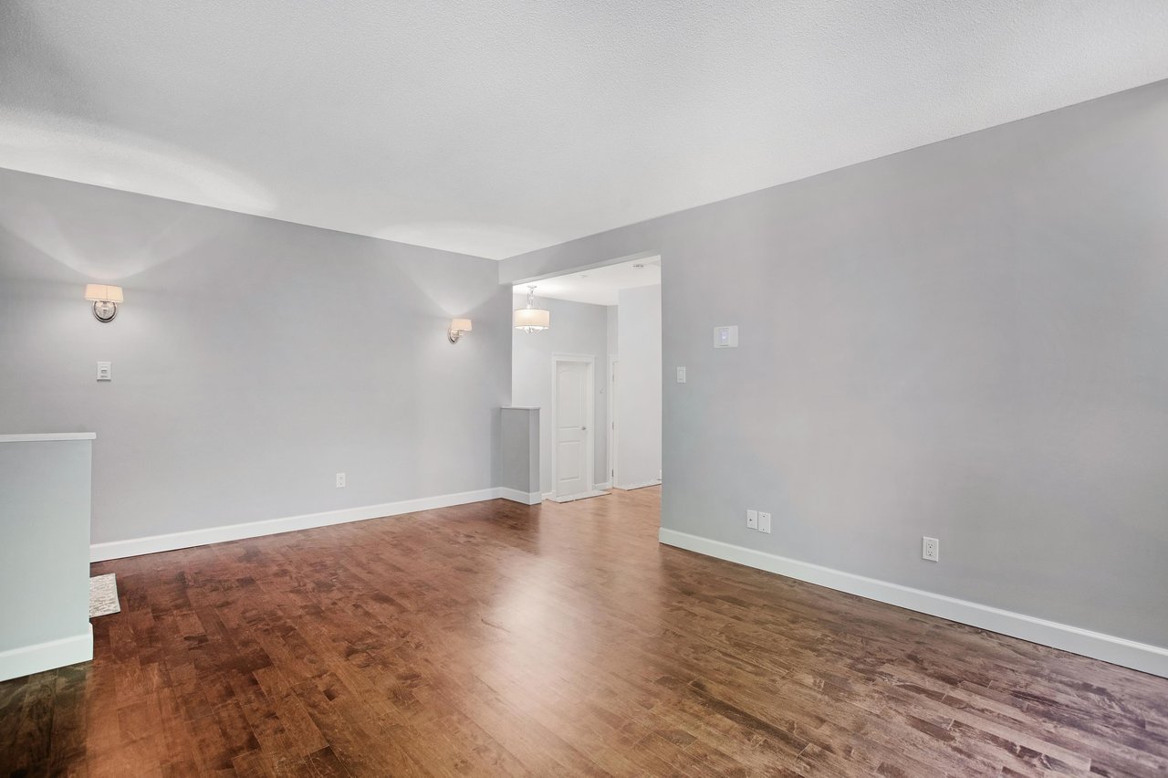 1991 Cedar Village Cres