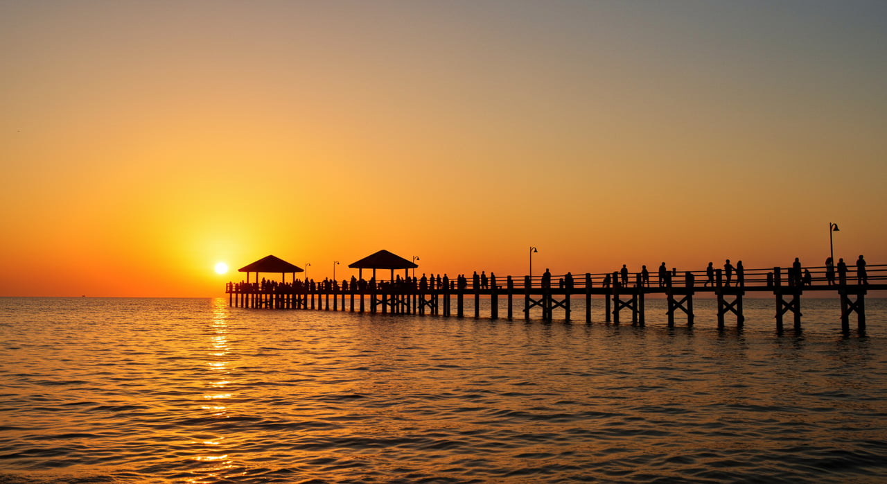 Family Life in Old Naples: Top Schools, Parks, and Attractions cover