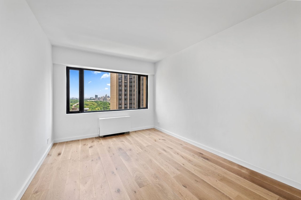 58 West 58th Street Unit: 27C