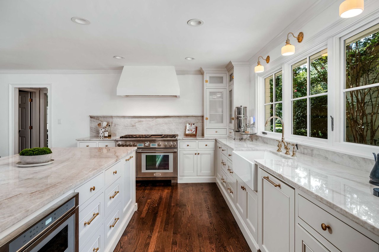 311 Broadland Rd NW