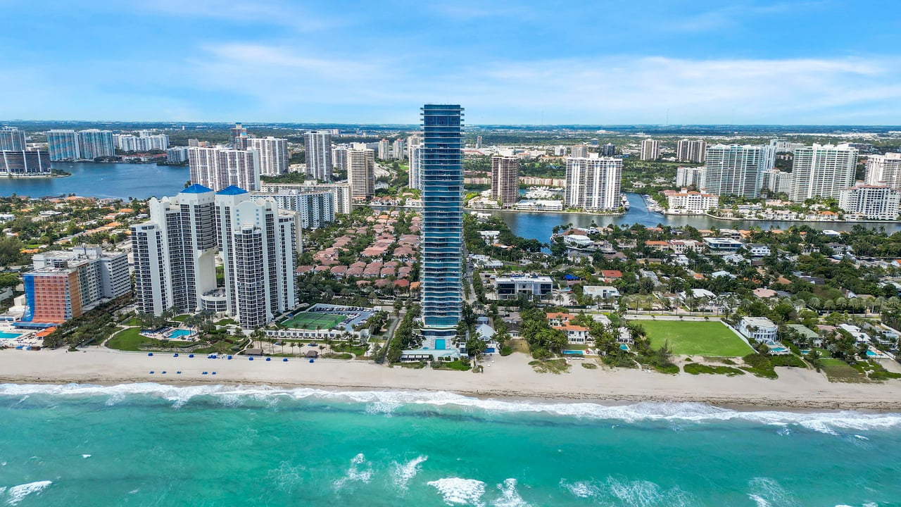 Regalia Sunny Isles PH 43