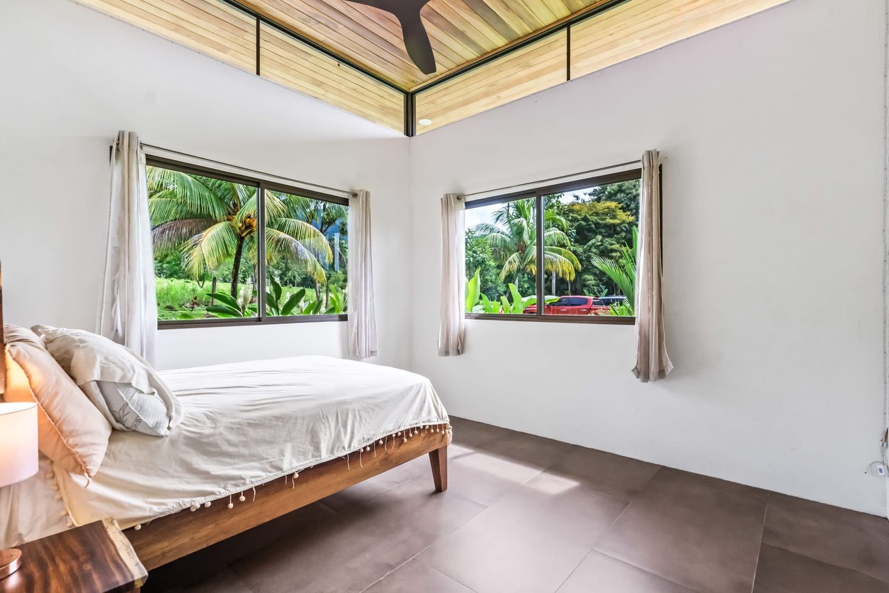 Bright & Peaceful 3-Bedroom Home With Separate Workshop/Office Space & Stunning Views Of The Lush Mountains In Easy-Access Location In Ojochal Costa Rica
