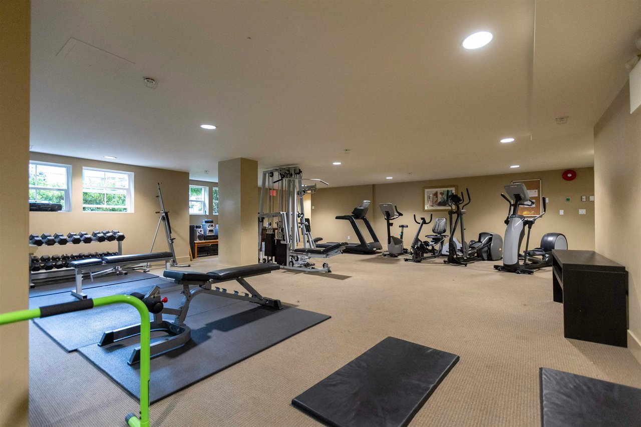 1131 Ross Rd