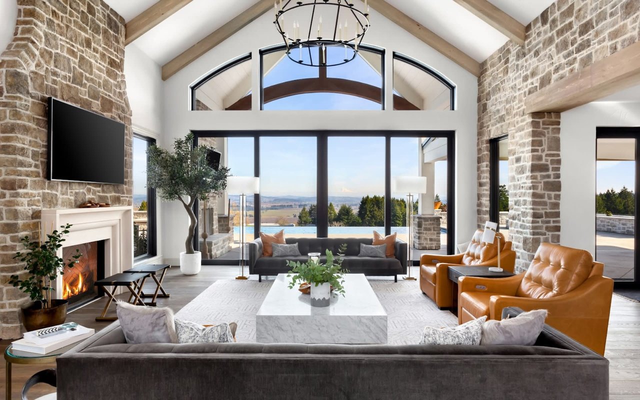 Top 6 Expert Tips for Buying a Luxury Centennial Hills Home