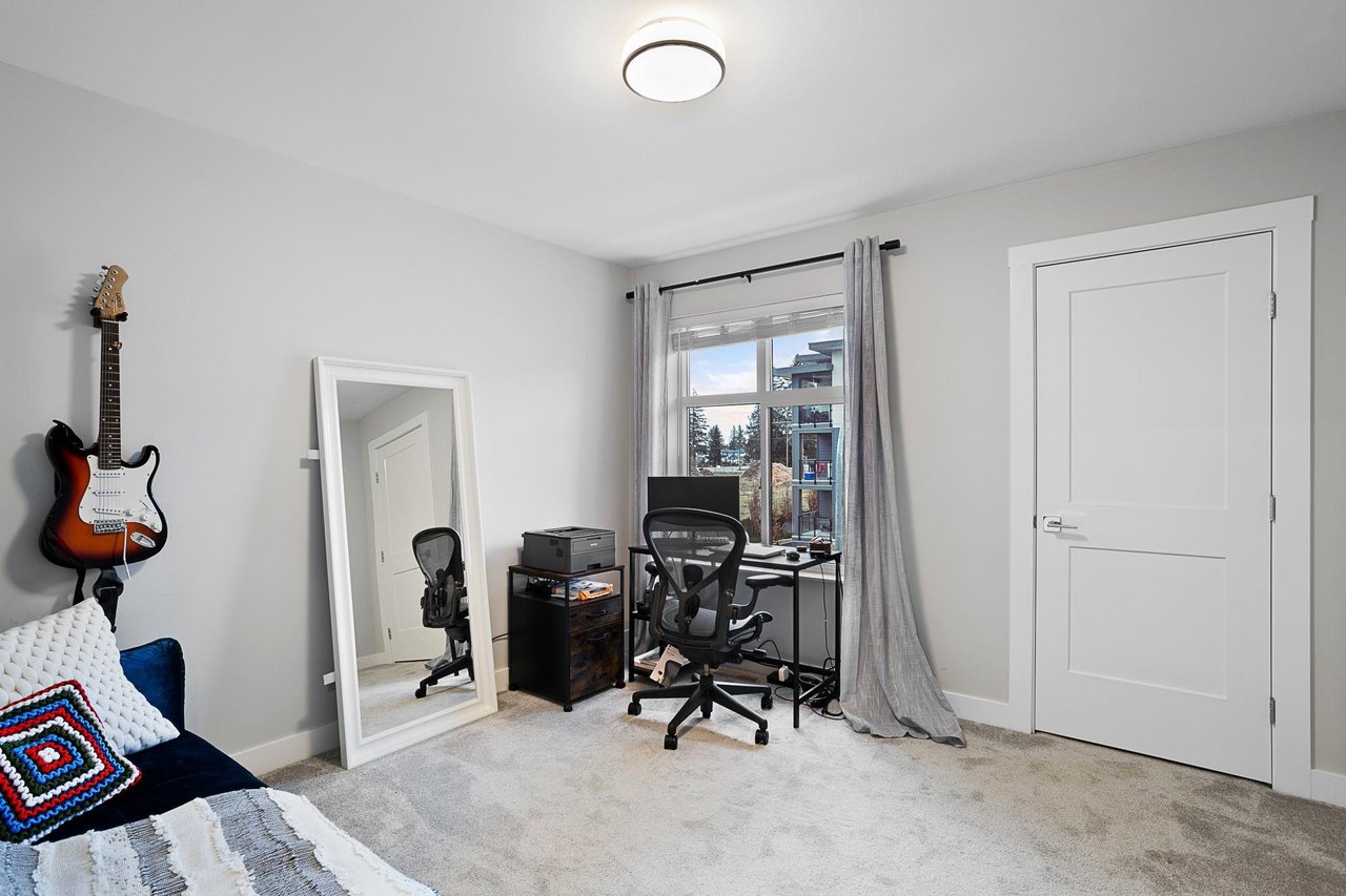 78-20327 72b Ave