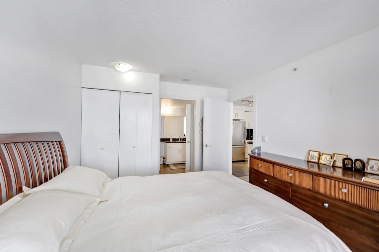 1106-2133 Douglas Road, Burnaby