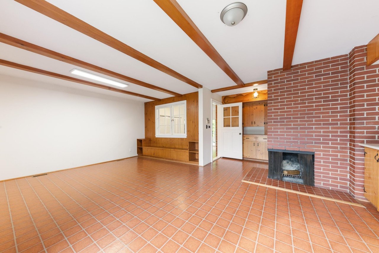2050 Westdean Cres Cres