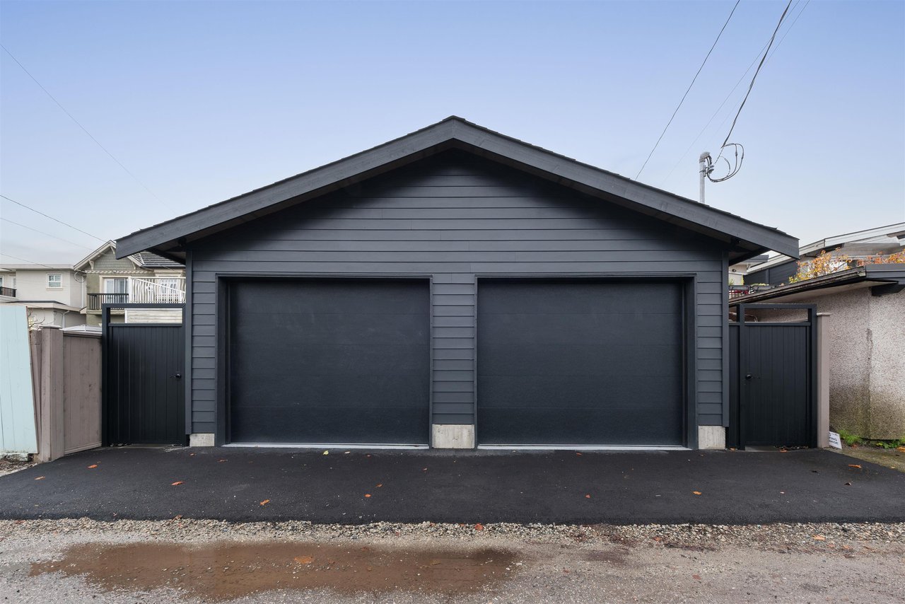 2-351 E 38th Ave