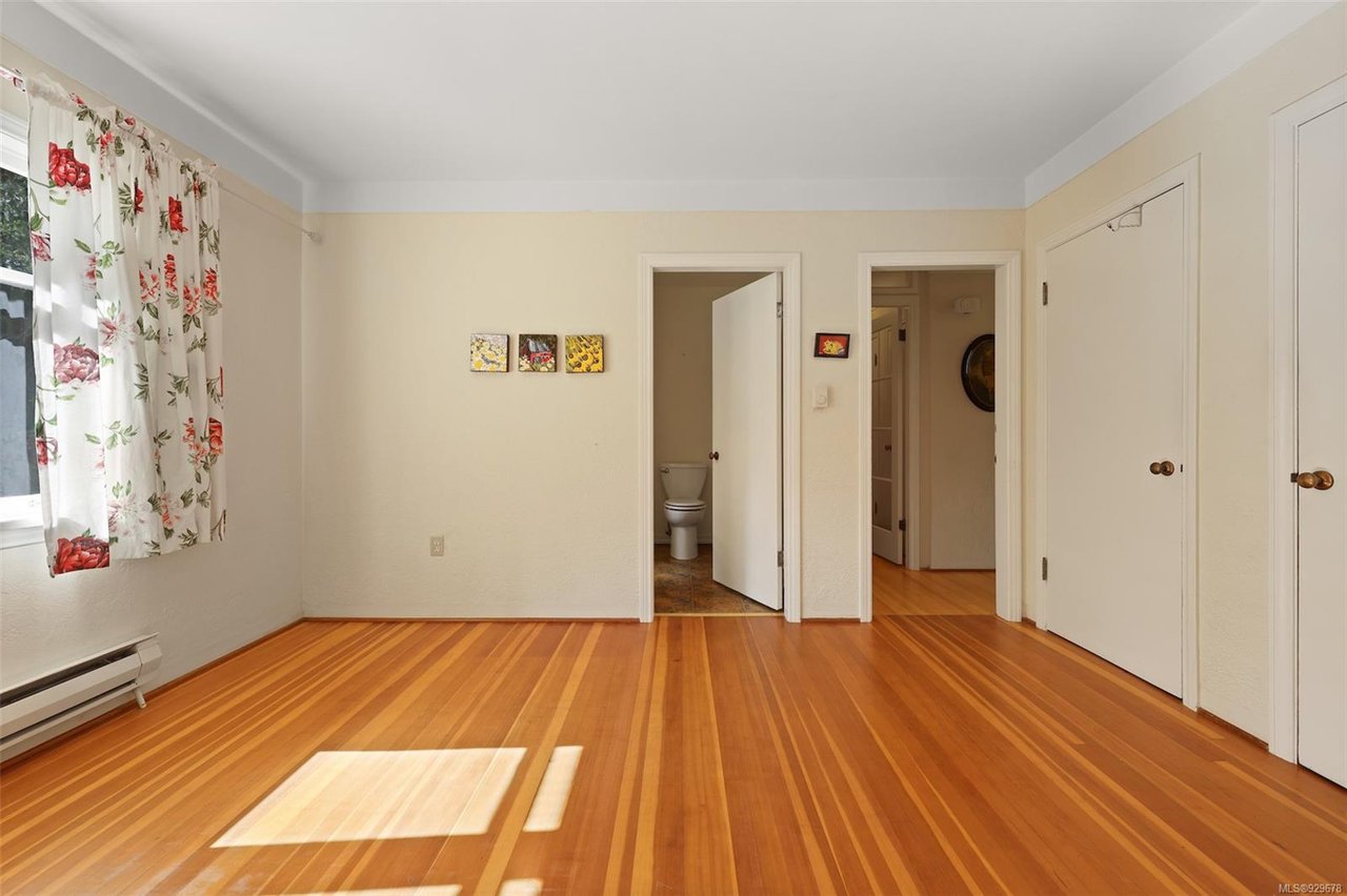 563 Foul Bay Rd