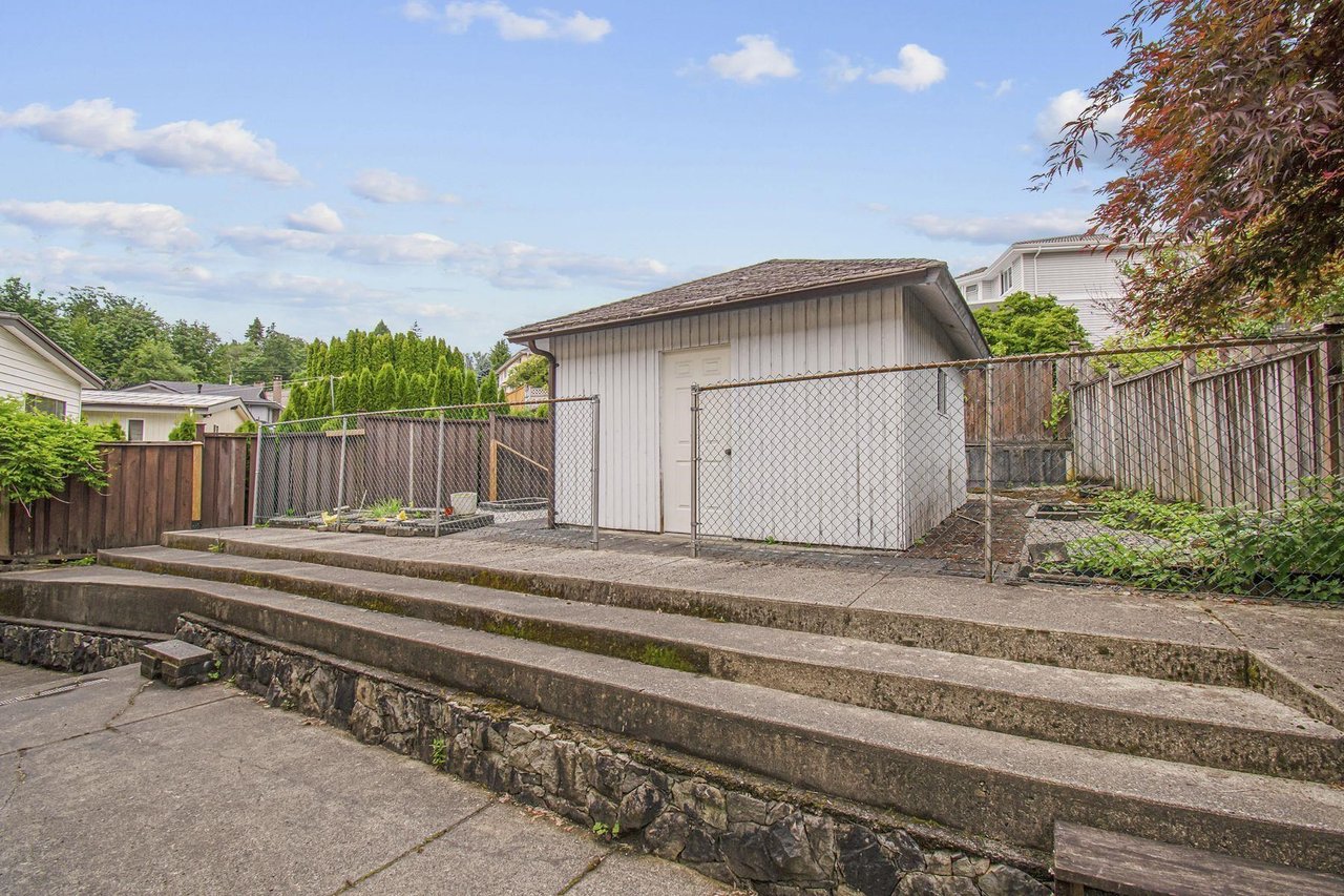 2920 Camrose Dr