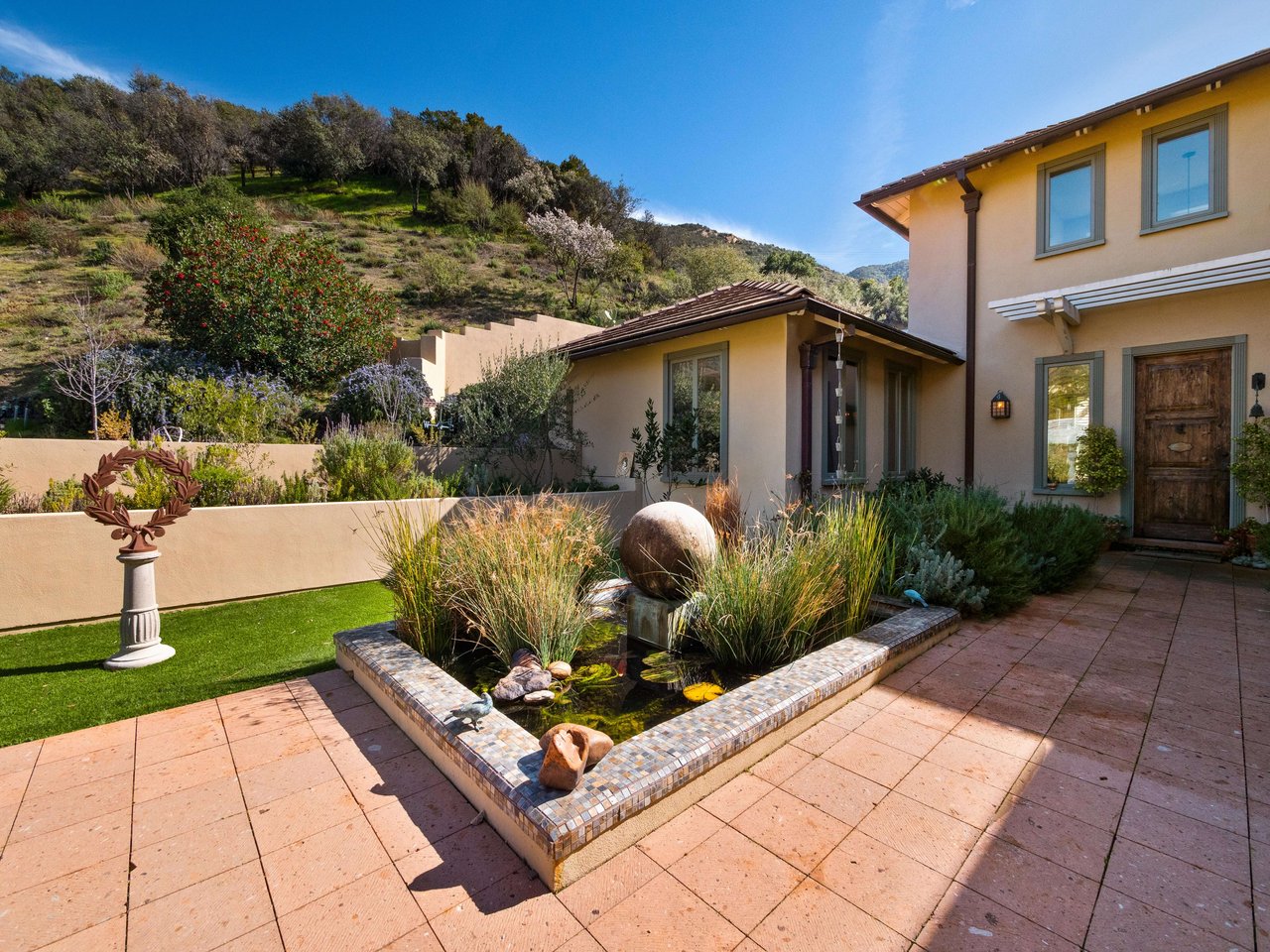 1045 Cold Canyon Rd