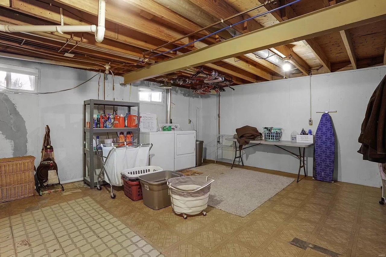39 Janis Ann Dr