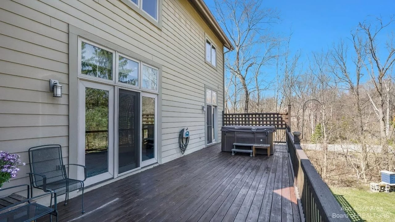 2566 Thornapple Drive, Ann Arbor, MI 48103