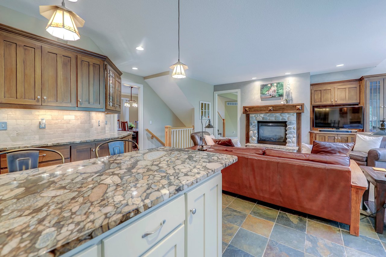 5514 W 147  Terrace