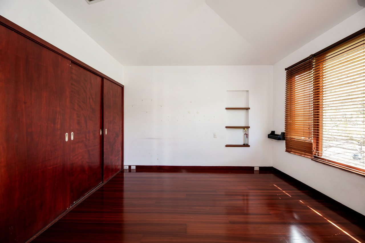 Modern Rented Estate, Escazu, San Jose