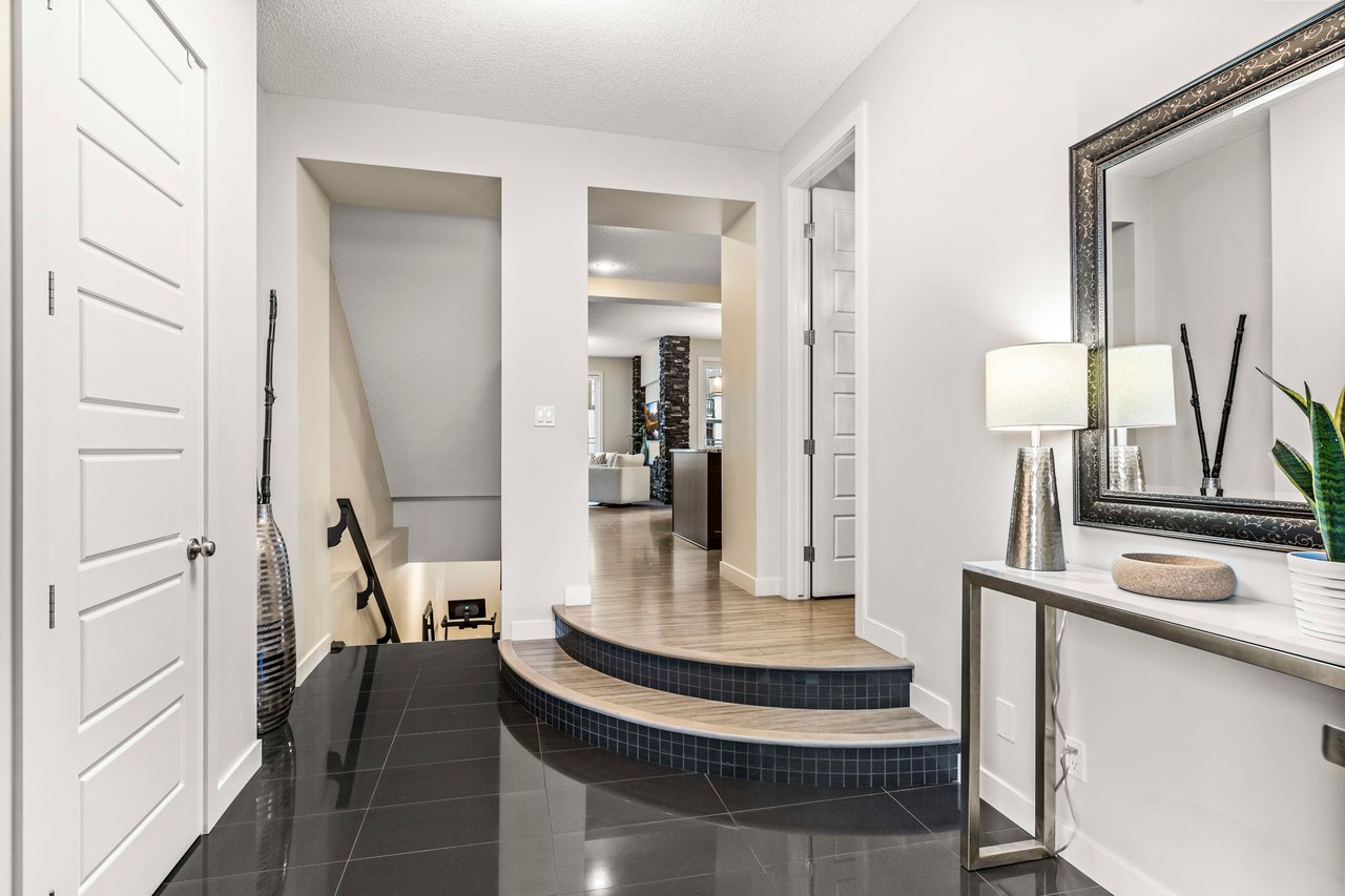 208 Mahogany Bay SE