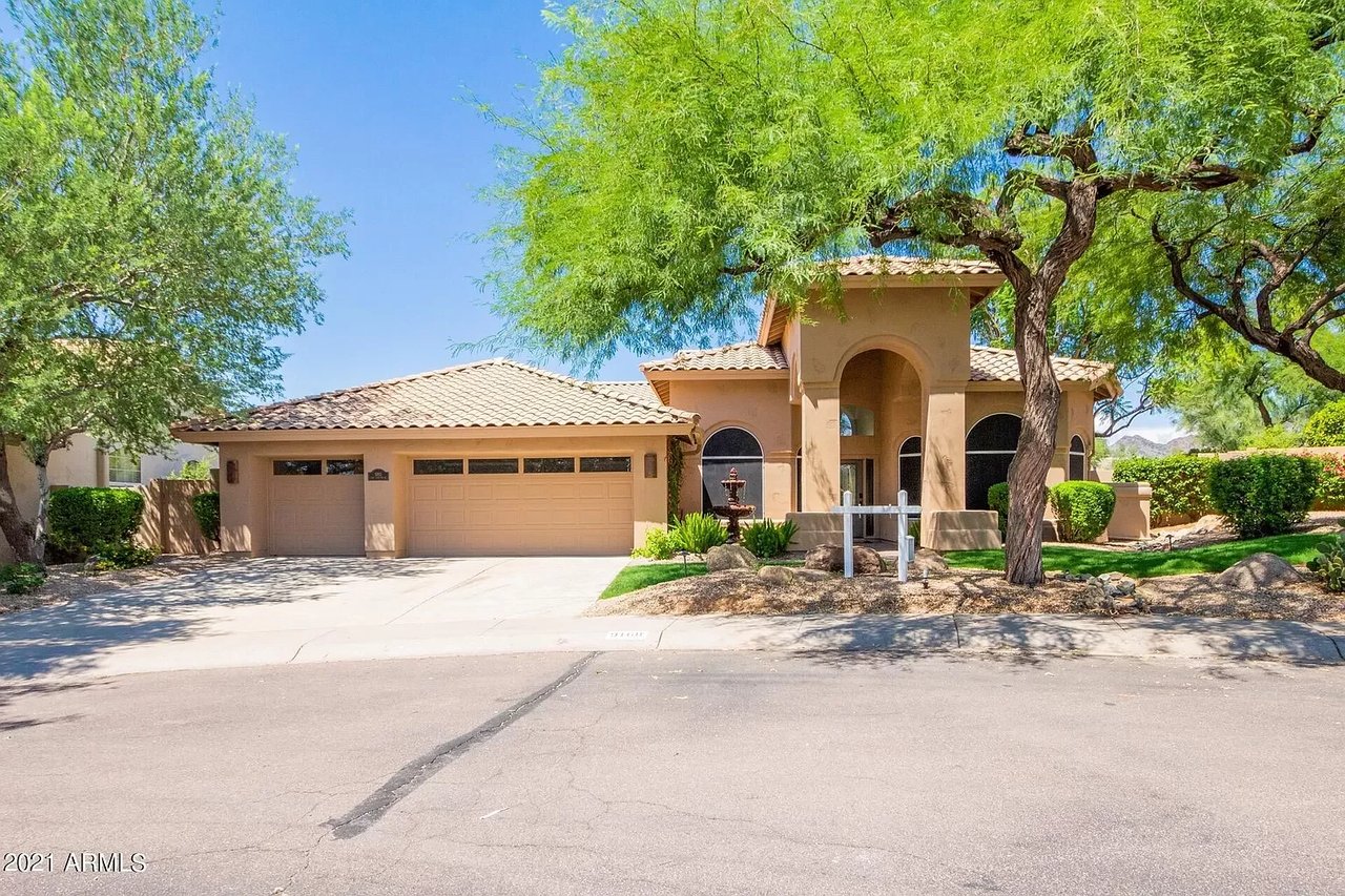 9160 E Palm Tree Dr