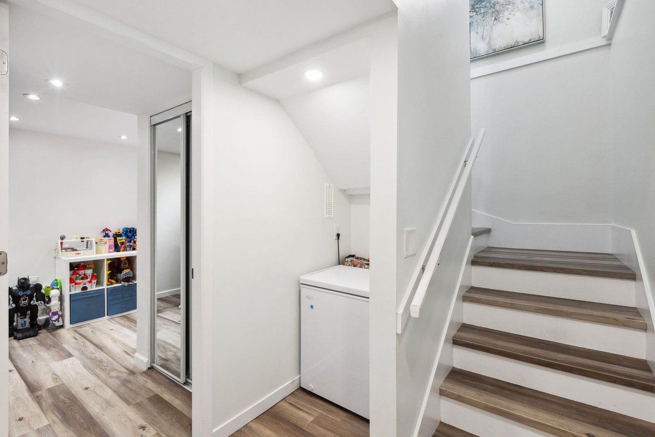 17-225 W 14th St