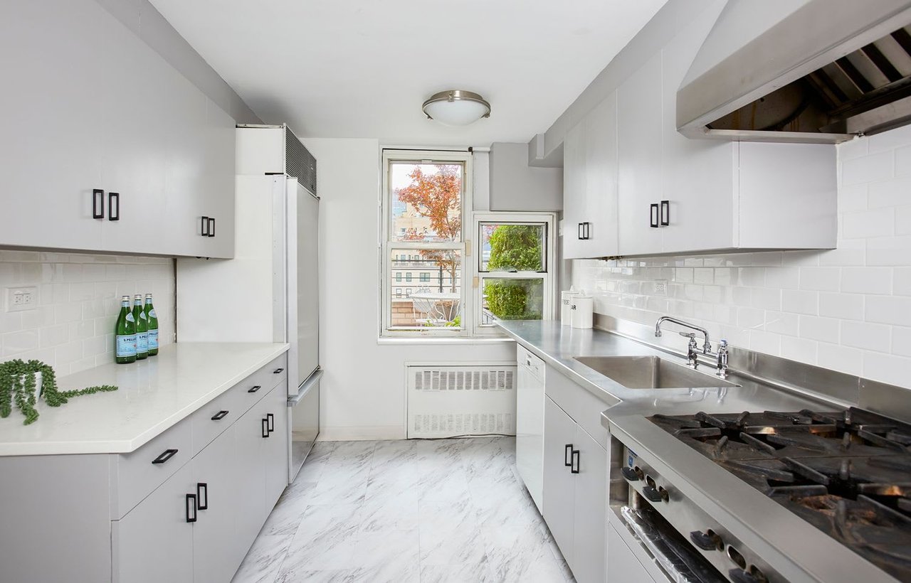 900 5TH AVE UNIT 18/19B