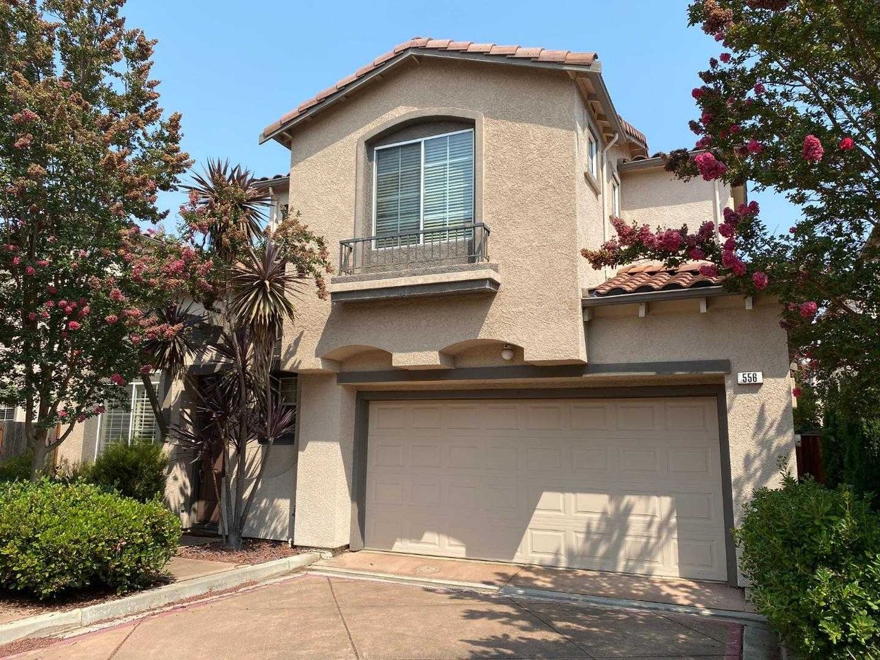 556 Villa Centre WAY