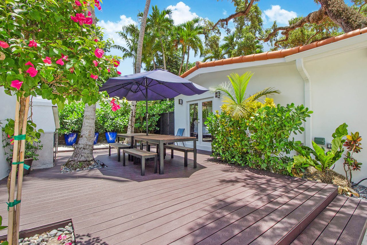 3220 Calusa Street