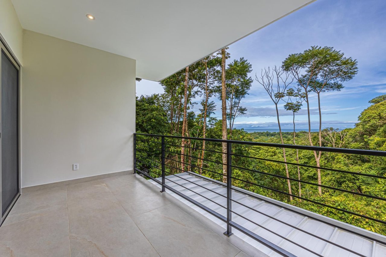 A Gem, Hidden in the Canopy With Ocean and Mountain Views