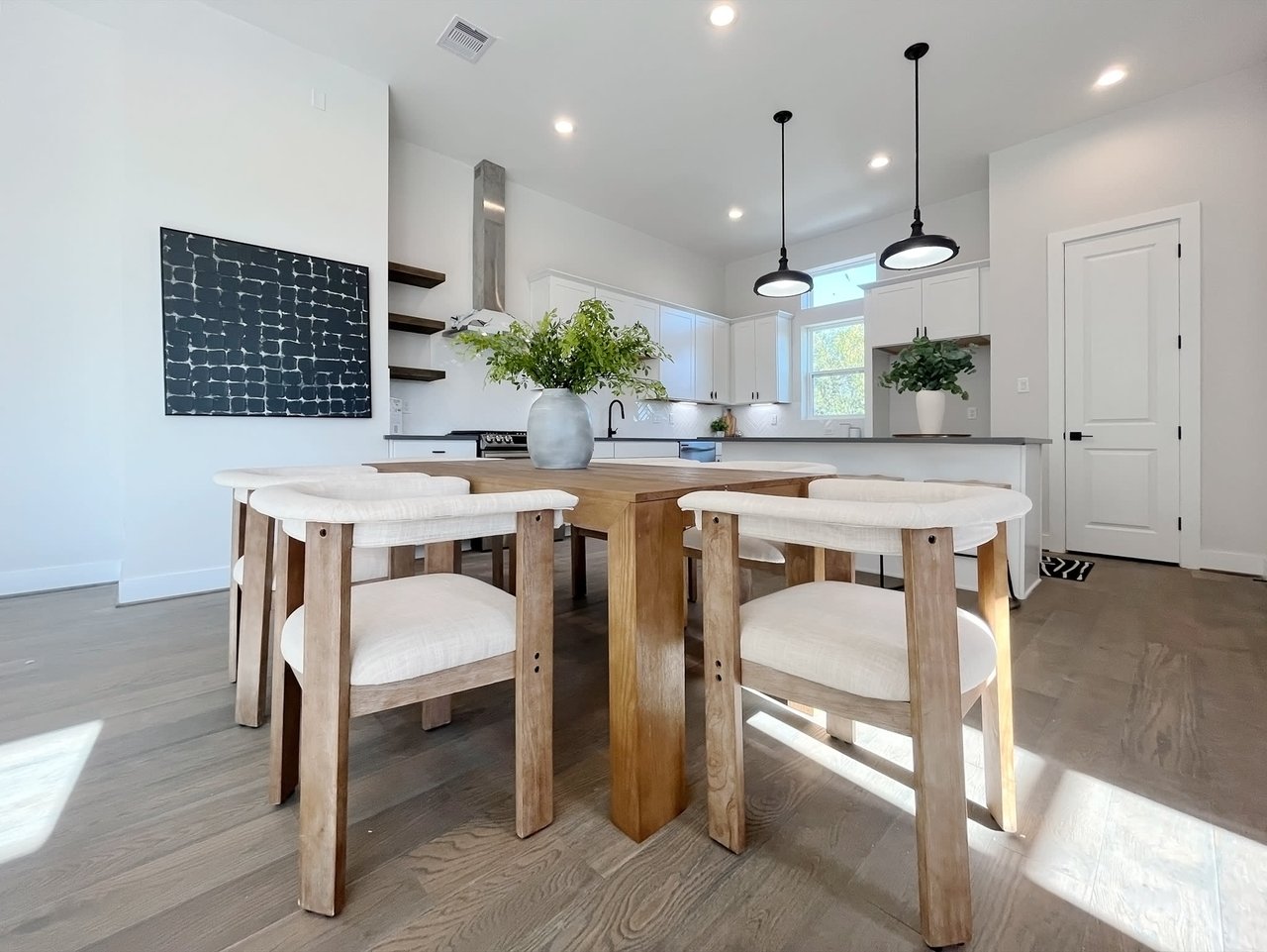 model dining room at Eastwood Estates