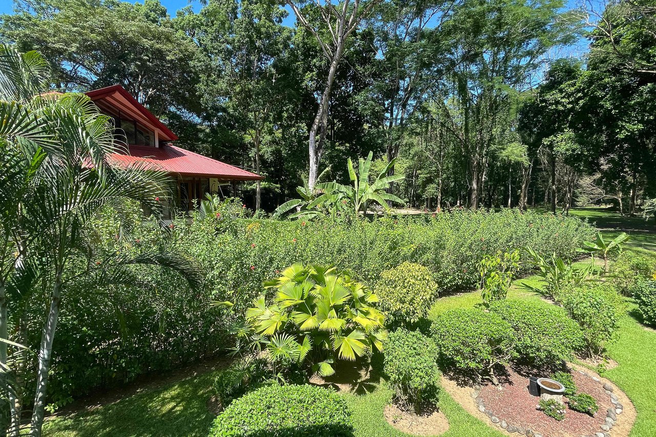 Wheelchair Friendly- 2 Bedroom house in a Quiet Community