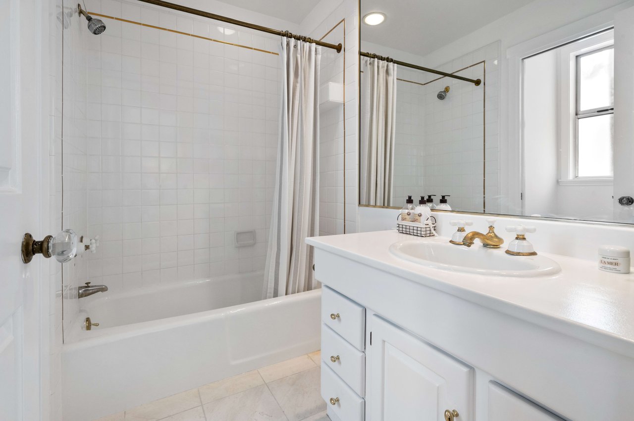Top Floor Pacific Heights Retreat