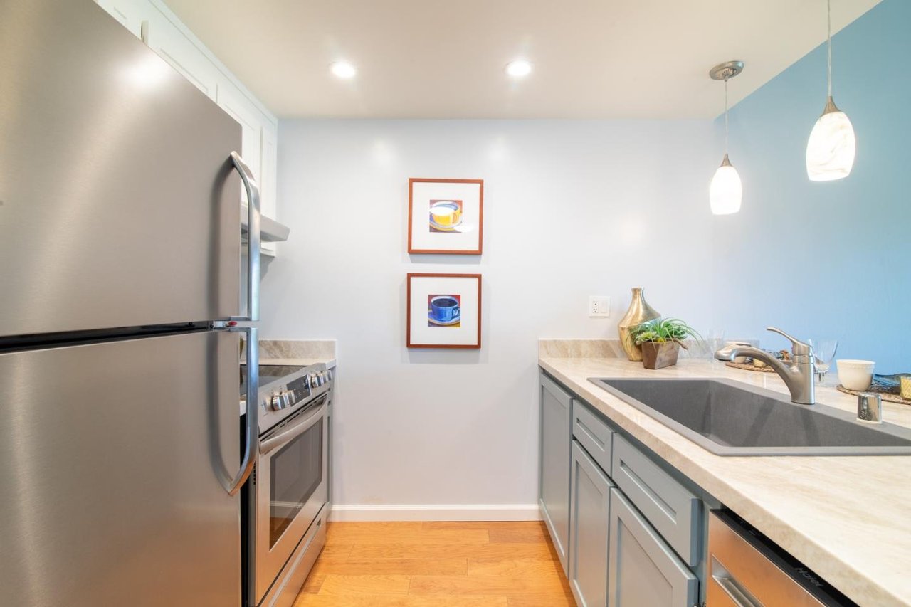 707 Fathom Dr, Unit 203