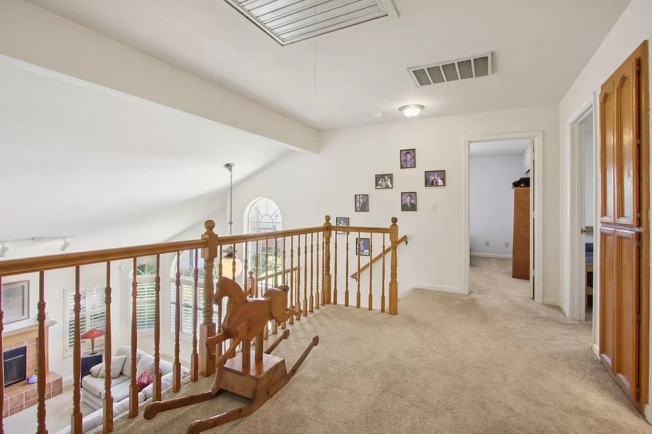 3861 Robie Lee Way