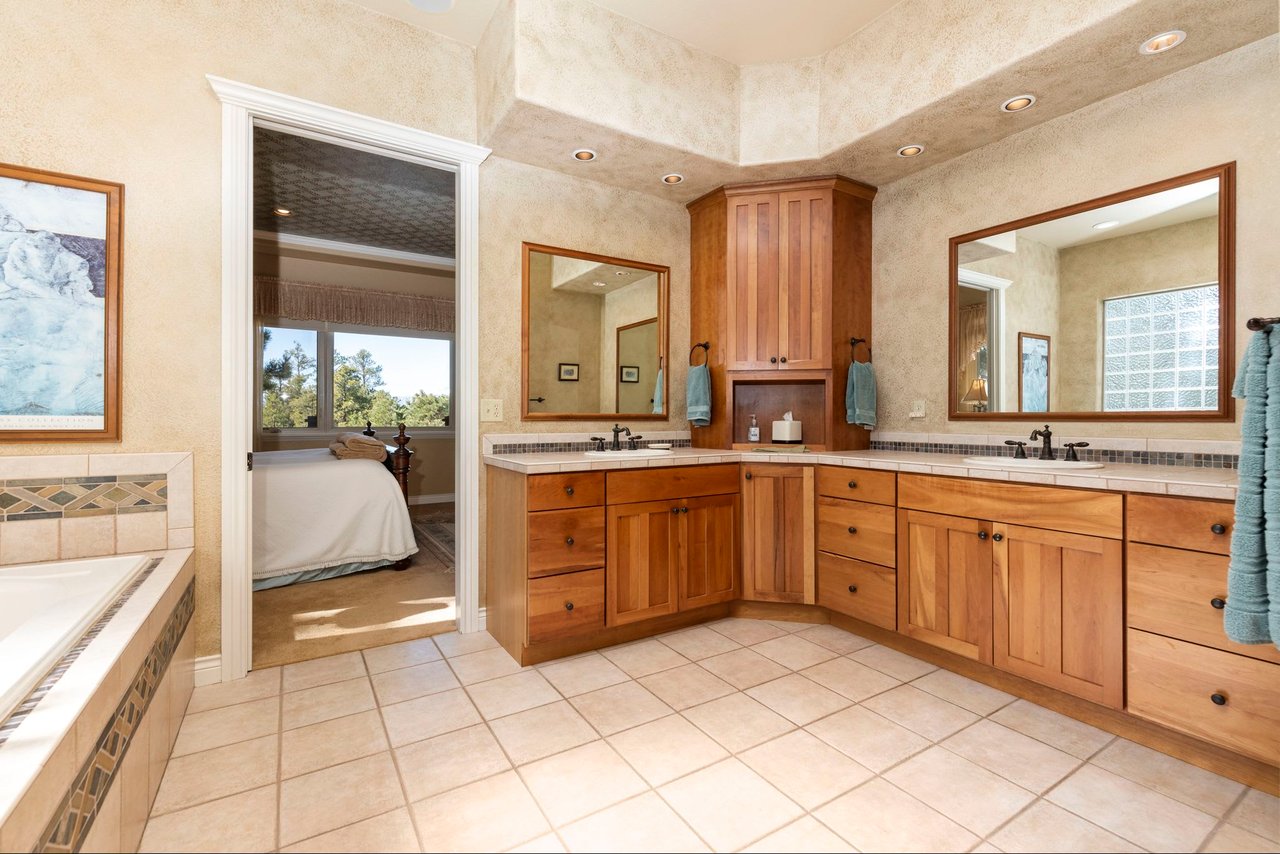 1255 Scarsbrook Court