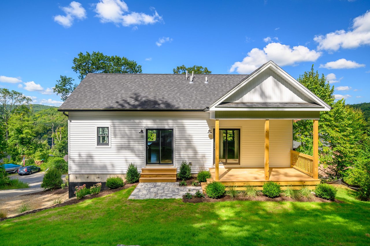 4 Cedarhurst Trail