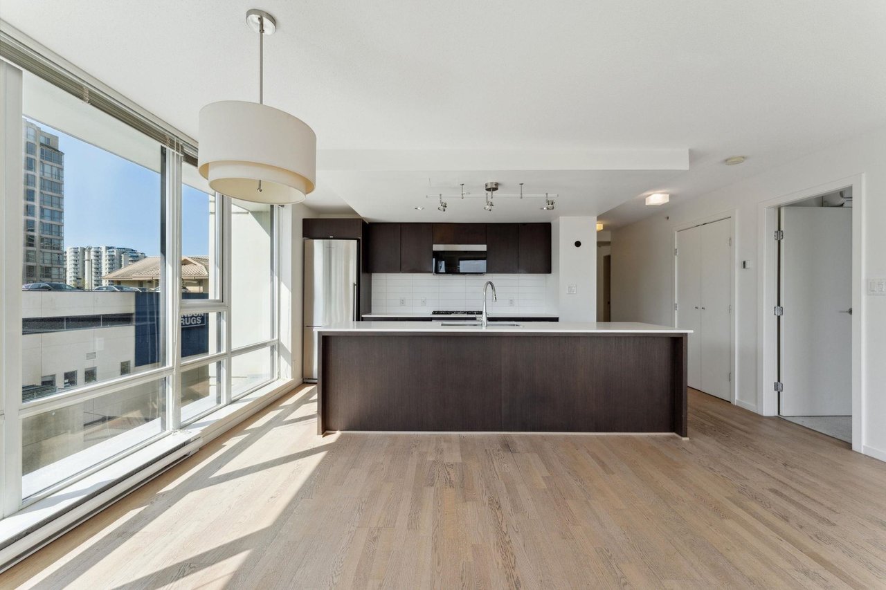 713-7988 Ackroyd Rd