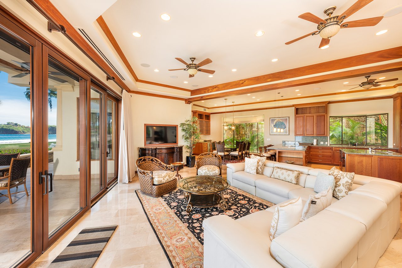 Modern Beachfront Corner Condo, Flamingo, Guanacaste