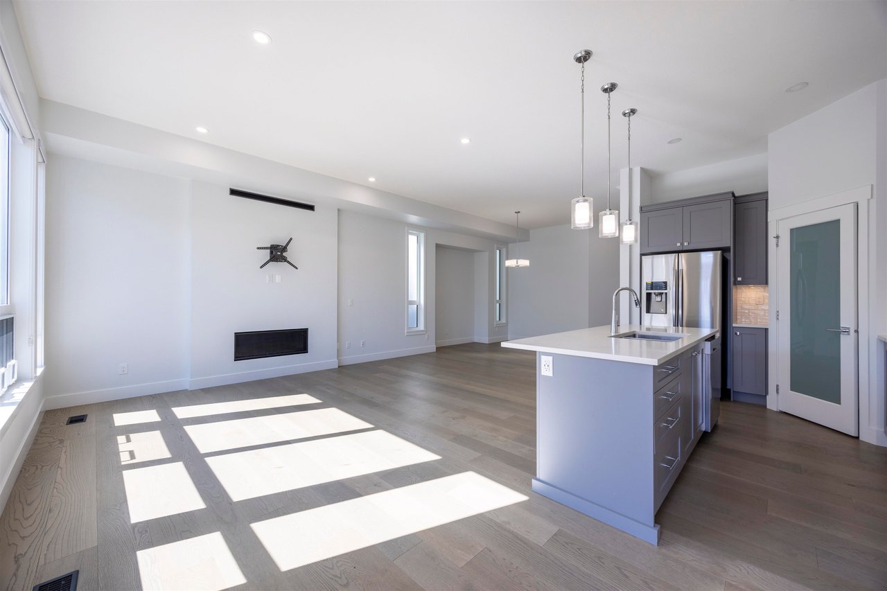 7846 204 St