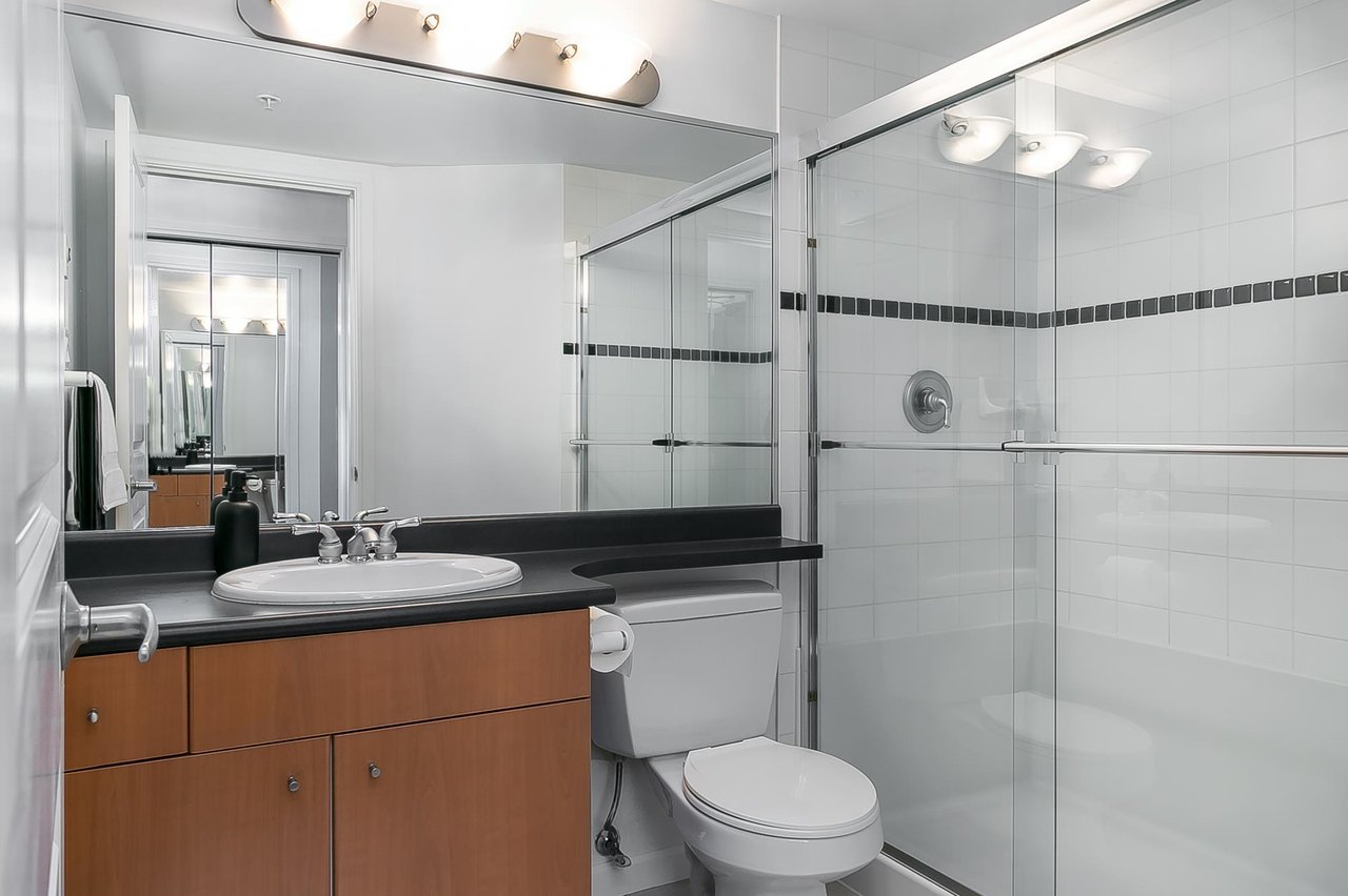 504-4388 Buchanan St