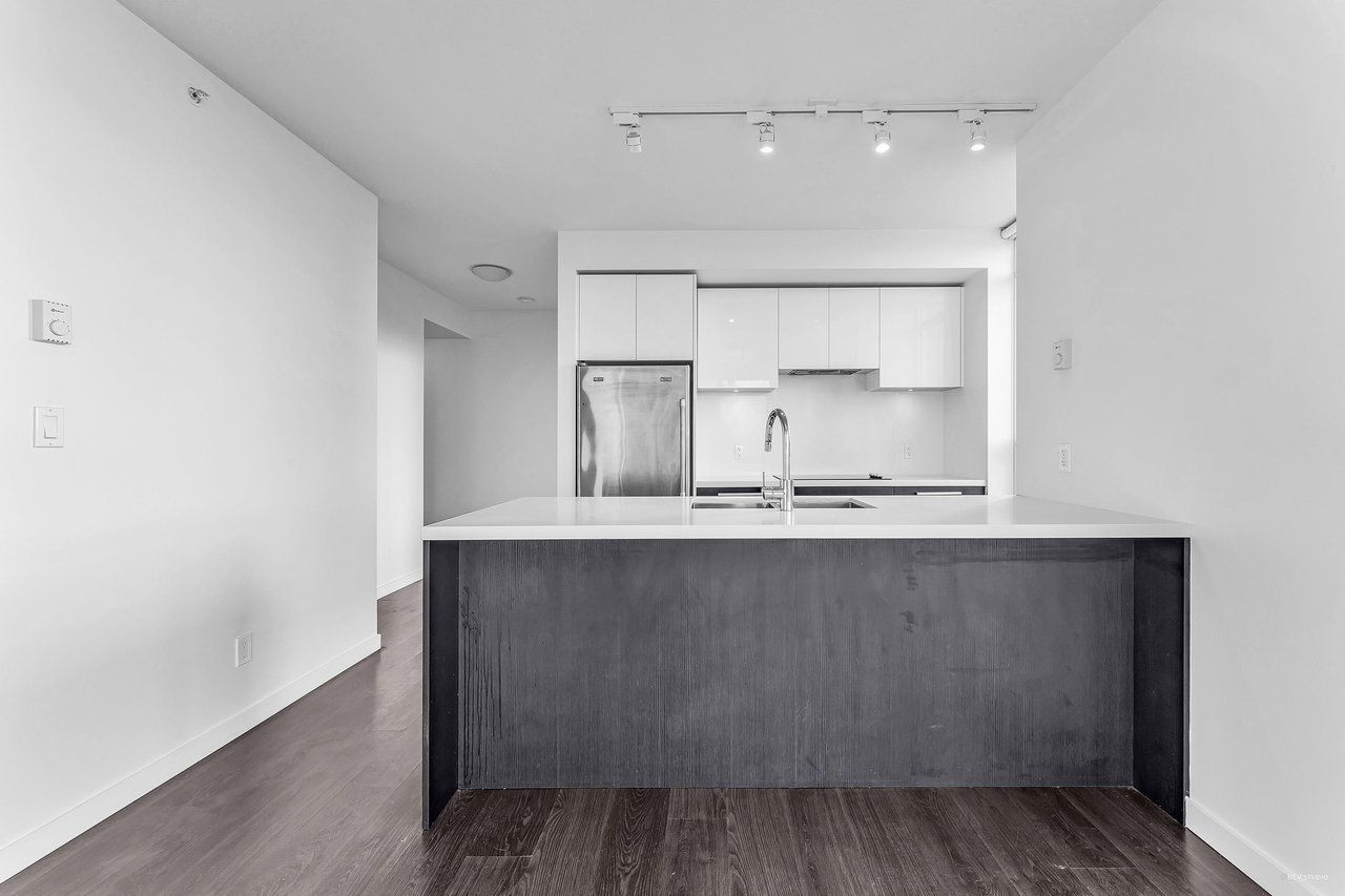 2807-6333 Silver Ave
