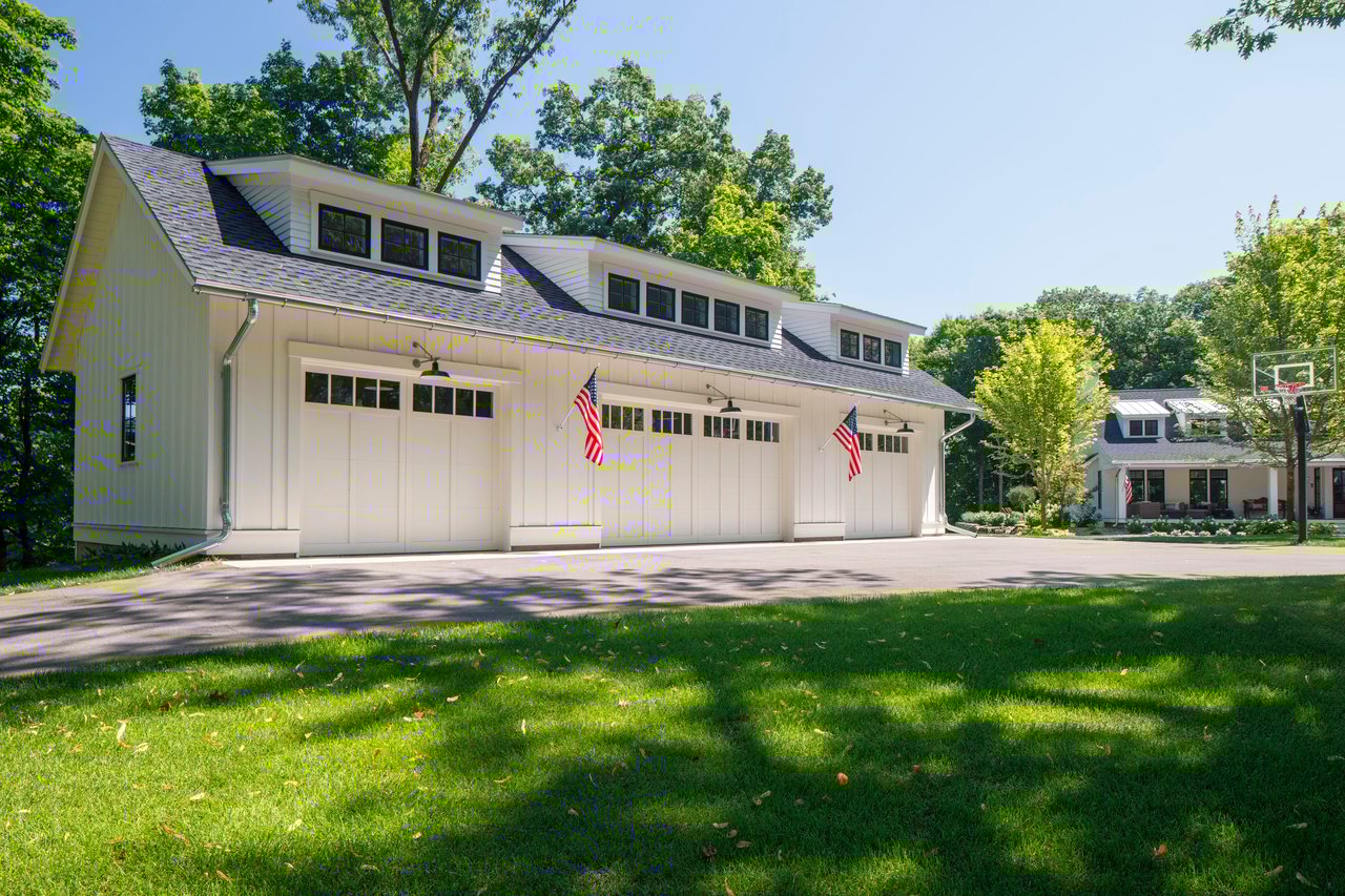 4693 Vine Hill Road | Deephaven