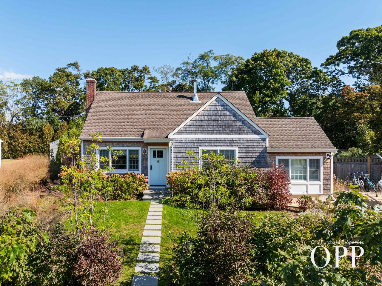  Stylish Cape Cod Retreat in Bellport Village