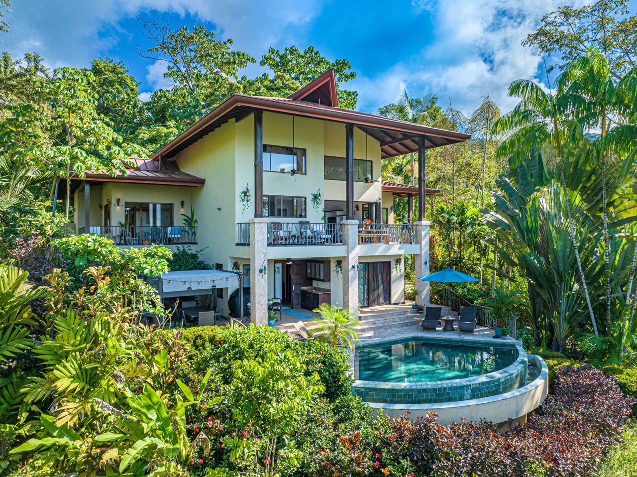 Luxurious Ocean View Coastal Retreat