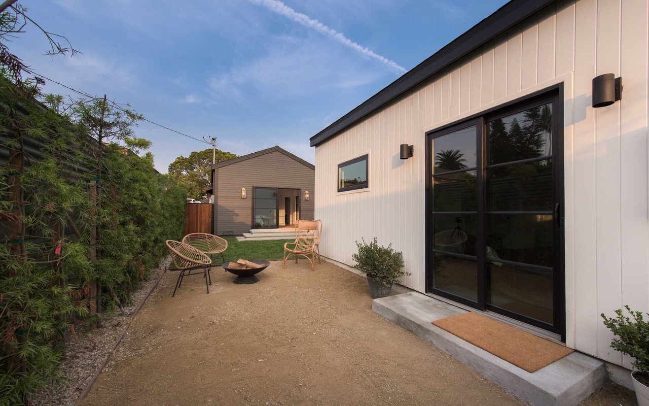 4405 Campbell DR