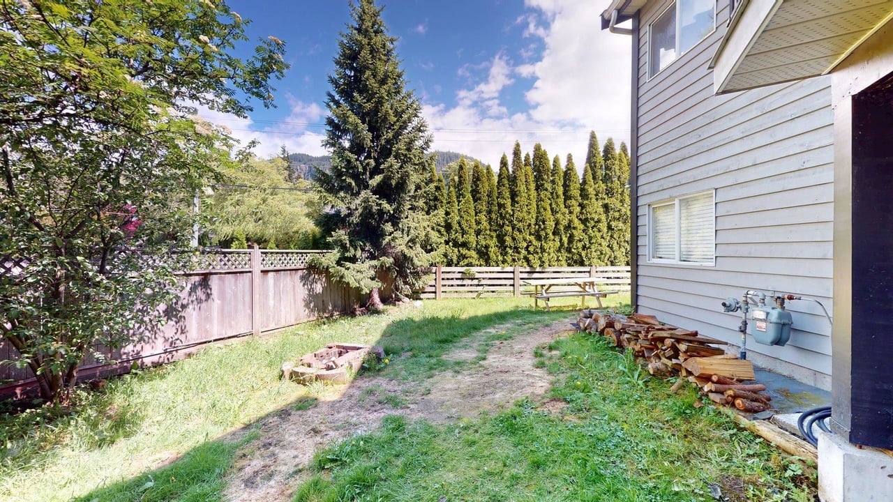 1499 Judd Rd