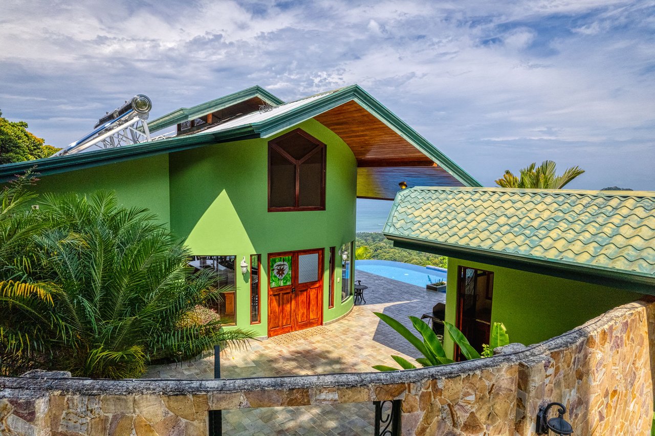 Best Views in Dominical – Home with Apartment and Infinity Pool