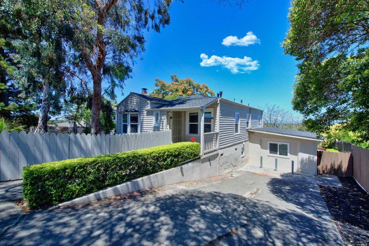 214 La Canyada Drive