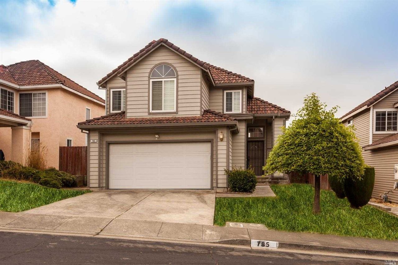785 Knights Cir