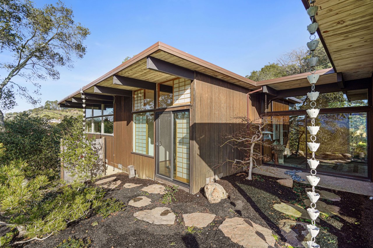 147 Overhill Rd
