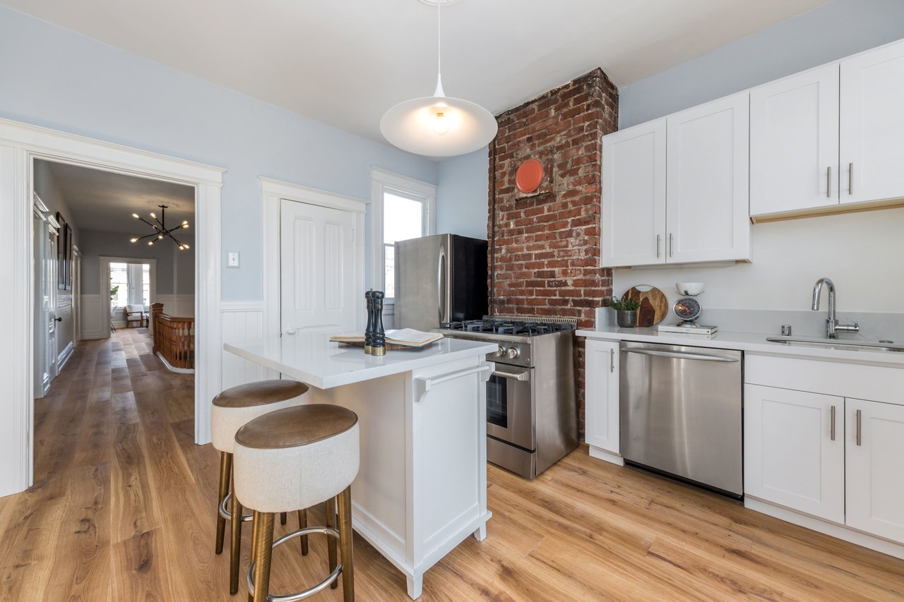 Top-Floor Two Bed Condo on 24th Street